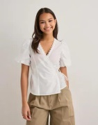 Nelly - Vit - Puff Sleeve Wrap Blouse