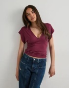 Nelly - Röd - Soft Plunge Top