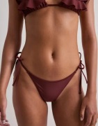 Nelly - Röd - Flounce Bikini Panty