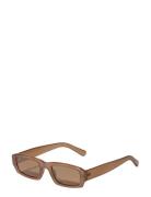 Pilgrim Alayna Sunglasses Brown Brun