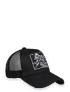 Von Dutch Square Patch Black Trucker Von Dutch Svart