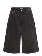 Weekday Astro Loose Baggy Corduroy Shorts Svart